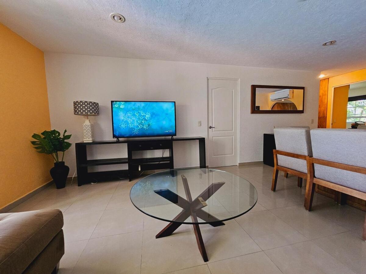 Diamante Lakes Condominium, In Front Of Arena Gnp * Acapulco