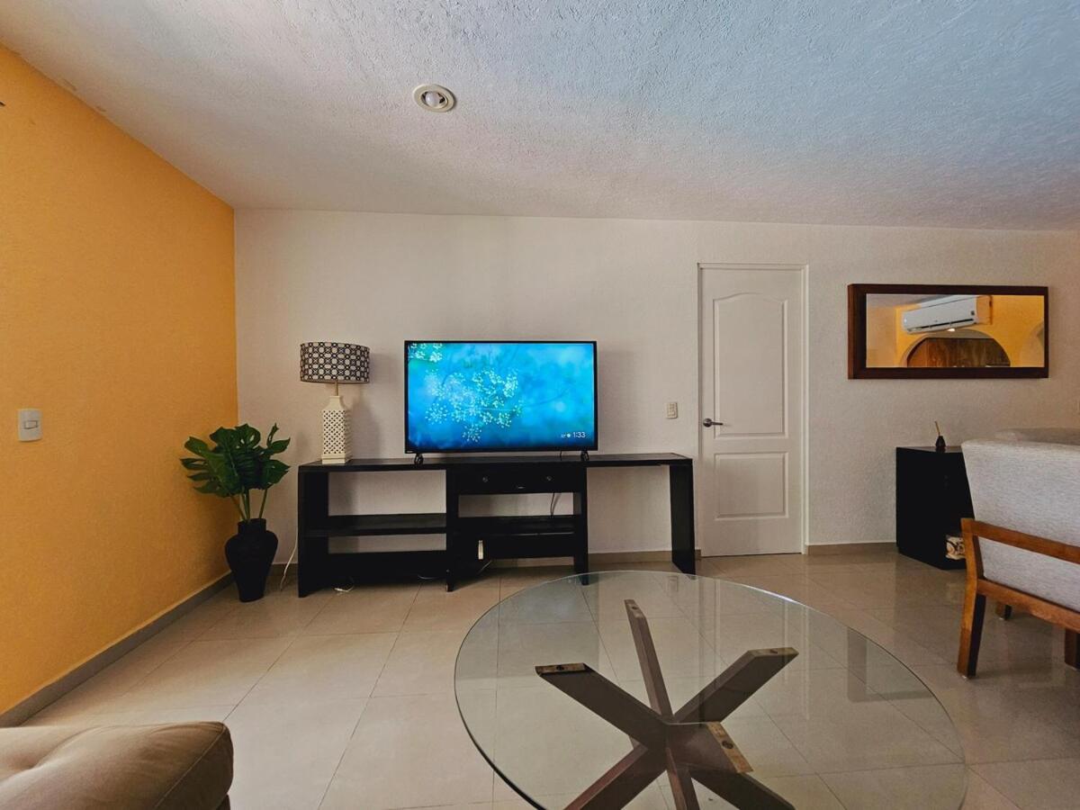 Diamante Lakes Condominium, In Front Of Arena Gnp Apartament *