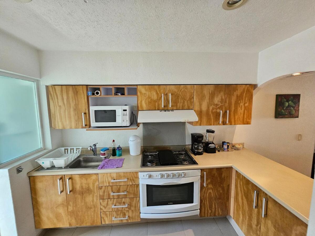 Diamante Lakes Condominium, In Front Of Arena Gnp *