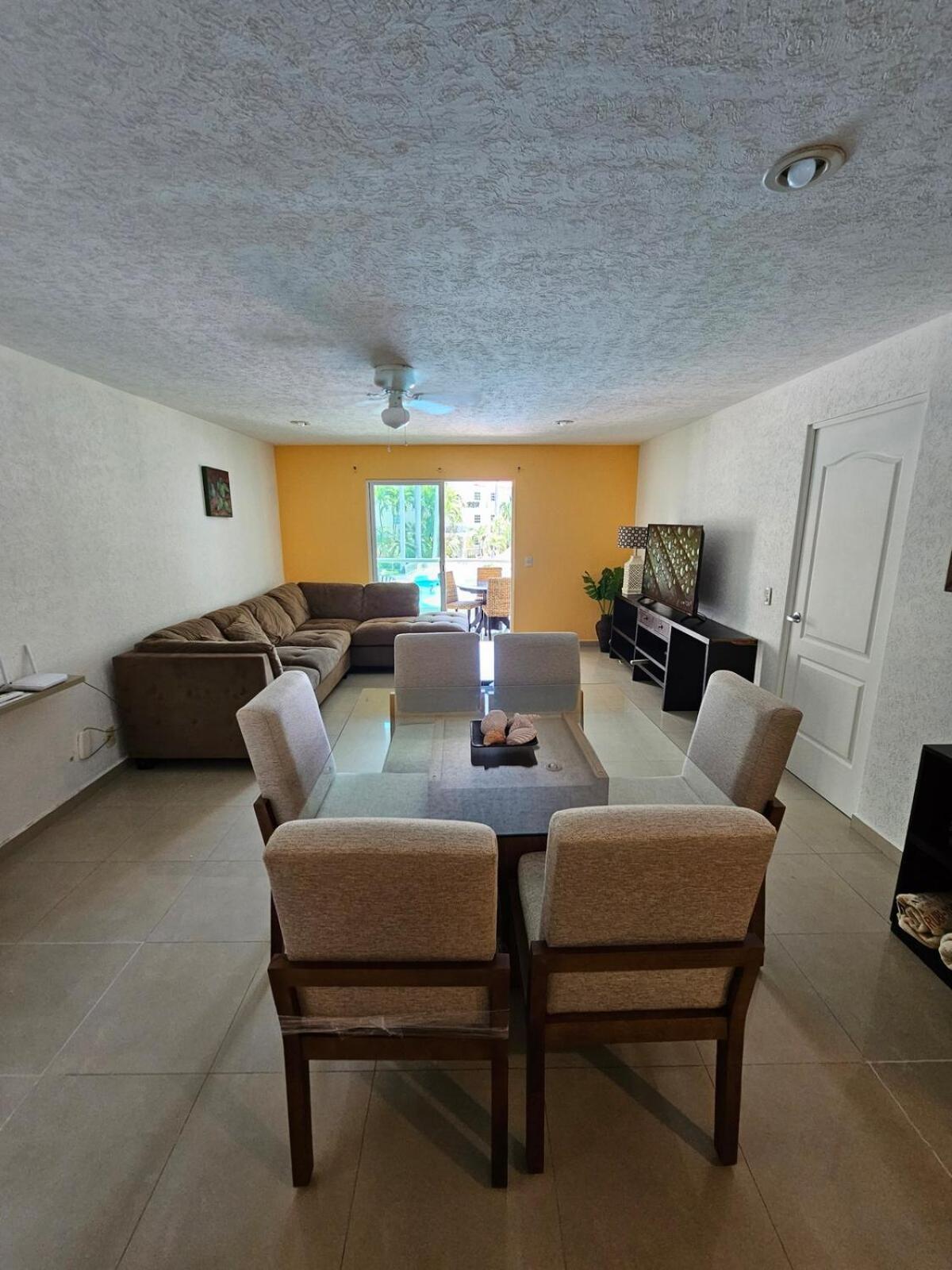 Diamante Lakes Condominium, In Front Of Arena Gnp * Acapulco