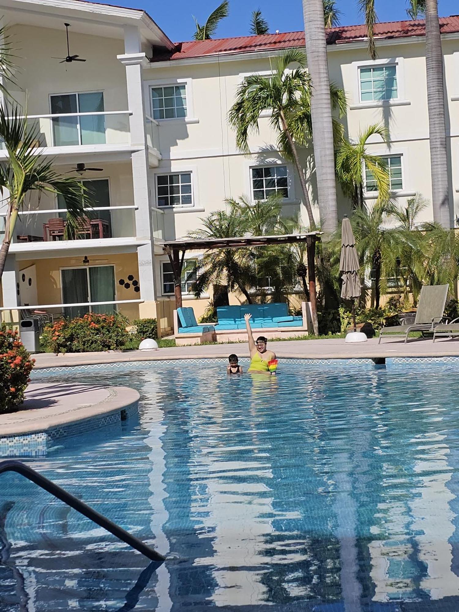 Diamante Lakes Condominium, In Front Of Arena Gnp